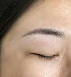 -一个差评成就的纹眉店