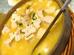 -泉畔人家·老济南经典鲁菜(大明湖店)