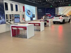 -TESLA 特斯拉(上海太古汇体验店)