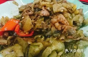Sour Cabbage Stir-Fried with Pork Slices