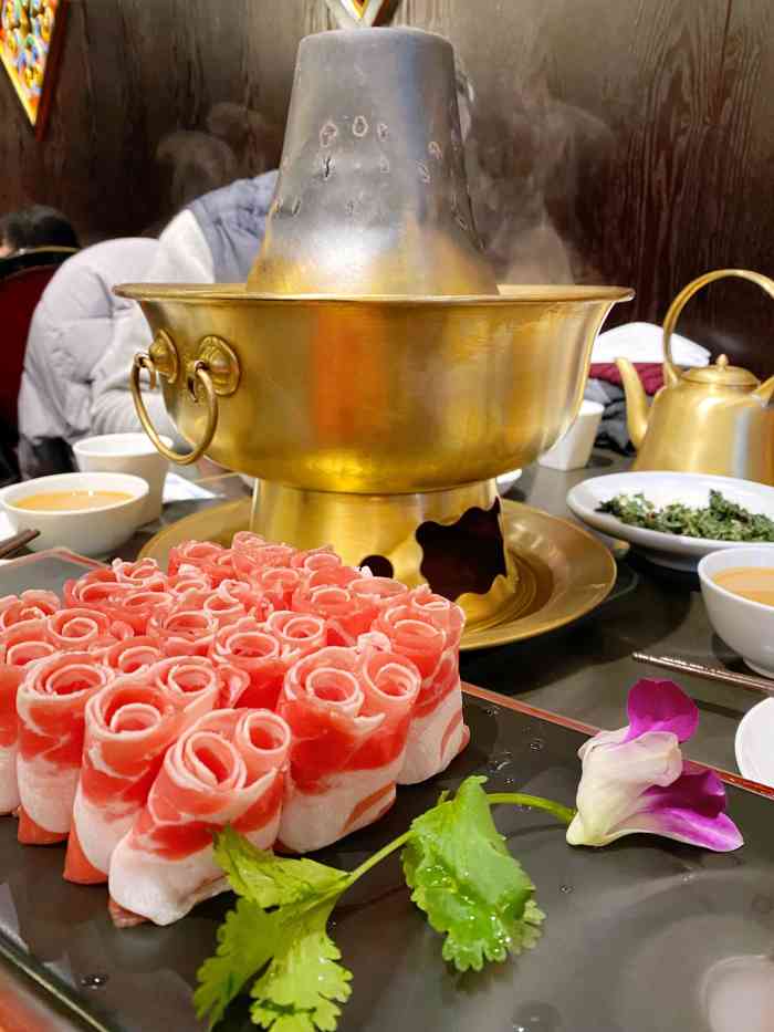 鼓楼东街老火锅(鼓楼店)-"慕名前来吃,之前有朋友说还不错.门口保安.