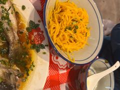 蟹黄咸蛋土豆丝-荆九爷爆炒桥头三嫩(夫子庙店)