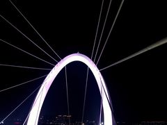 -南京眼步行桥