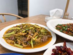 酸豆角炒鸡杂-鹂纪蜀留香