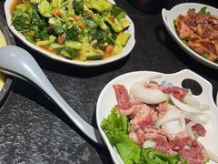 -七甲山烤肉(长白山奇石山珍根艺一条街店)