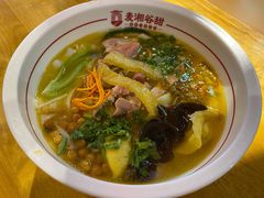 -呷佬·长沙手工米粉(金沙江路店)