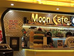 -席娜卡琳火车铁道夜市