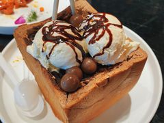 面包诱惑-高第街56号港式餐厅·精选(世茂广场宽厚里大明湖店)