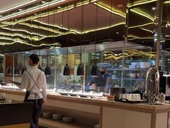 -大中华希尔顿酒店-念自助餐·嗨啤·小龙虾
