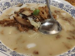 -鸿亨泰杂鱼馆(港馨家园店)