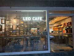 -LEO CAFE