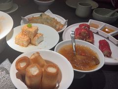 -蝴蝶里·粤菜·点心(滨江龙湖店)