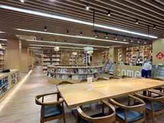 -漕河泾街道图书馆(漕河泾社区文化活动中心店)