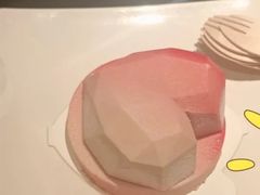 粉爱草莓甜心蛋糕-星巴克(上海虹桥新天地二店)