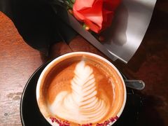 玫瑰拿铁-The Daily Fix Cafe