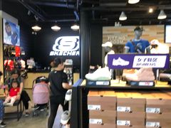 -SKECHERS 斯凯奇(上海国际时尚中心店)