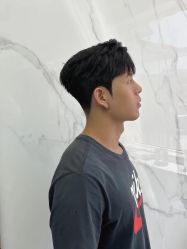 -一家只做男发烫染的店