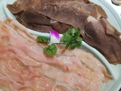 -红九格老火锅(三峡广场店)