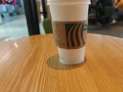 -星巴克(北京枫尚奥莱店)