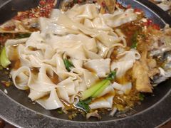 -阿瓦山寨·湘菜现炒·剁椒鱼头王(咸阳总店)