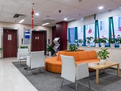 二楼影像检查等候区-上海美中嘉和肿瘤门诊部