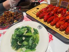 -肥肥虾庄·金牌油焖大虾(汉街SKP店)