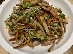 -关东小磨东北菜(上海长风大悦城店)
