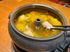 -云海肴·汽锅鸡·云南菜(天山百盛优客店)