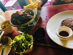 白葡萄酒奶油青口贝配薯条-LA  PETANQUE(泰安路店)
