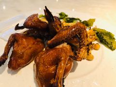 黑松露什锦脆乳鸽-港丽餐厅(高德置地店)