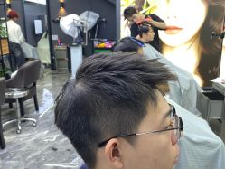 -藤野造型•烫染专业店