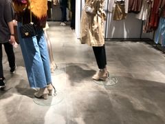 -URBAN REVIVO(西安Momopark店)