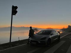 -TESLA 特斯拉(上海太古汇体验店)