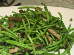 芦蒿香干肉丝-眷江南之小蓝鲸(王府大街店)