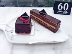 -UNI UNI(环亚凯瑟琳店)