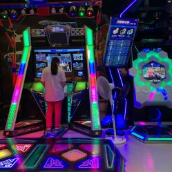 -蹦蹦乐园(南桥百联店)