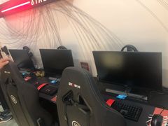 -稳电竞酒店(桥北泰冯路地铁站店)