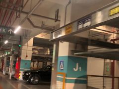 -虹桥天地-停车场