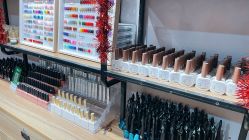 -尤米一站式美甲美睫