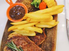 -丽莎沙拉轻食餐厅(国贸店)