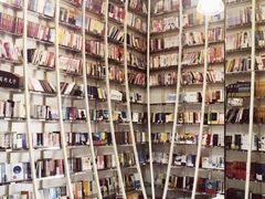 -钟书阁(松江泰晤士小镇店)