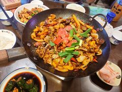 -富正毅三下锅·湘西韵味(天门山索道店)