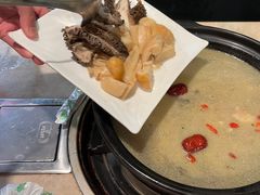 -蘑统田下·野生菌火锅