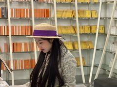 -钟书阁(松江泰晤士小镇店)