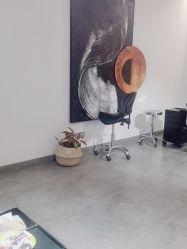 -C-18 SALON