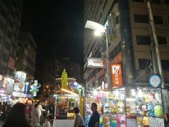 -六合夜市