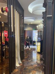 点击看大图 -八佰伴8008星级形象店
