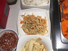 番茄锅底-海底捞火锅鲜切牛肉主题店(长寿路店)