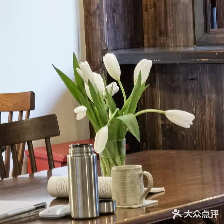 藏在小巷子的咖啡店，你还不知道嘛？？