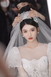 -艾米丽婚纱礼服